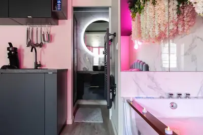 Salle de bains dans l'établissement Superbe appartement avec Balnéothérapie/spa/ Champagne