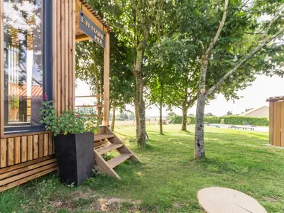 Jardin de l'établissement Cabane au cœur du Vignoble Nantais avec piscine privative chauffée - FR-1-306-1210