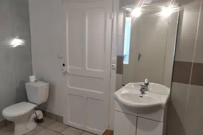 Salle de bains dans l'établissement LA MAISON BLEUE