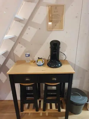 Plateau bouilloire dans l'établissement Tiny House Cosy 2 - Angers Green Lodge