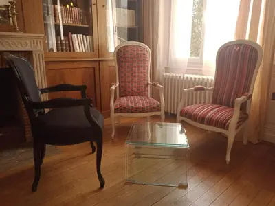 Coin salon dans l'établissement Chateau du Breuil