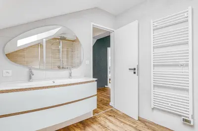 Salle de bains dans l'établissement Magnifique villa pour grande famille à La Barre-de-Monts
