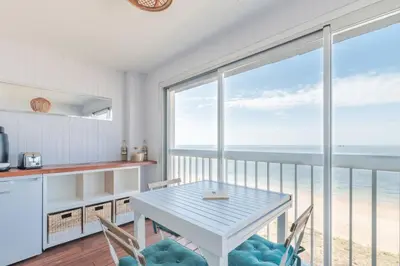 Balcon ou terrasse dans l'établissement LE PANORAMIQUE - Face mer - Wifi