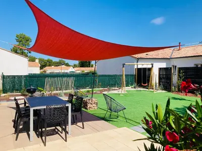 Terrasse ou espace extérieur de l'établissement Maison de la forêt, terrasse plein sud et standing