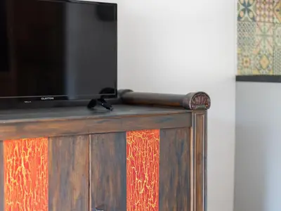 Télévision ou salle de divertissement dans l'établissement Studio cosy rénové avec terrasse privative, pour 2 personnes, proche de la Sèvre - FR-1-426-483