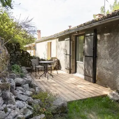 Studio cosy rénové avec terrasse privative