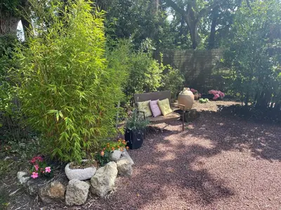 Jardin de l'établissement Le Clos des Chênes