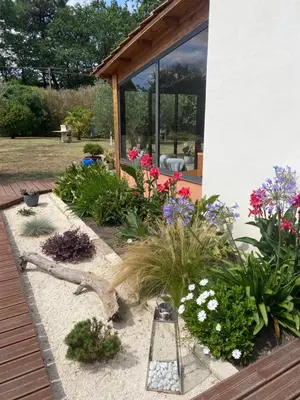 Jardin de l'établissement Le Clos des Chênes
