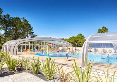 Piscine de l'établissement Mobile Home - Sleeps 4 - Parking - Family Pools ou située à proximité