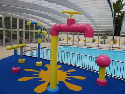 Piscine de l'établissement Mobile Home - Sleeps 6 - Parking - Family Pools ou située à proximité