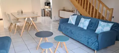 Coin salon dans l'établissement Maison La Baliere,2 chambres,5 personnes, à 20 minutes du Puy du Fou