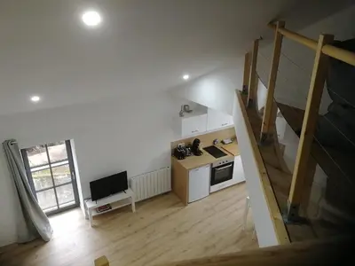 Cuisine ou kitchenette dans l'établissement T2 Duplex Segré - Hyper centre - Wifi - Netflix