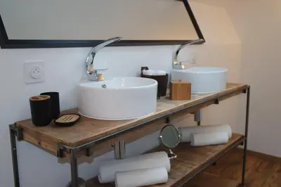 Salle de bains dans l'établissement Logement de La Sittelle