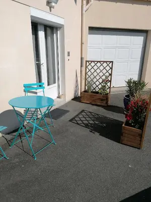 Terrasse ou espace extérieur de l'établissement Le repos chavagnais