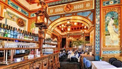 Restaurant ou autre lieu de restauration dans l'établissement LE BACO-BACO, FACE AU CHÂTEAU, AVEC PARKING