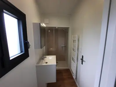 Salle de bains dans l'établissement Le cottage castelmurois
