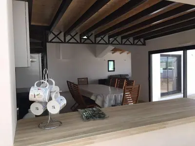 Coin salon dans l'établissement Maison au Vieil à NOIRMOUTIER