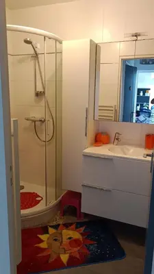 Salle de bains dans l'établissement Les sables d’or