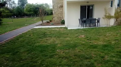 Jardin de l'établissement Gîte La croisée des chemins