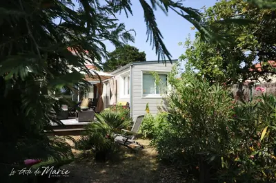 Jardin de l'établissement Le gîte de Marie