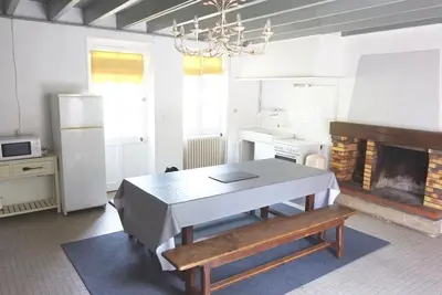 Cuisine ou kitchenette dans l'établissement Du Vignoble à l'Atlantique - Château Cassemichère gîte