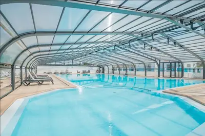 Piscine de l'établissement Joli chalet pour 6, résidence avec piscine ou située à proximité