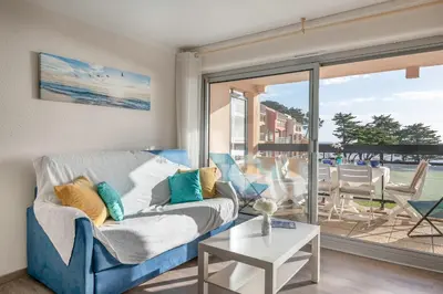 Coin salon dans l'établissement Face Mer appartement pour 4 personnes