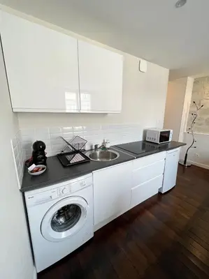 Cuisine ou kitchenette dans l'établissement Lysbed - Le Pilori