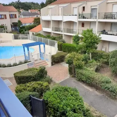 APPARTEMENT AU CALME AVEC PISCINE ET PARKING dans résidence securisée