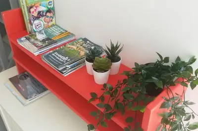 Bibliothèque dans l'appartement