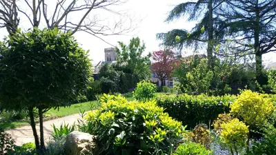 Jardin de l'établissement Les Clés du Parc