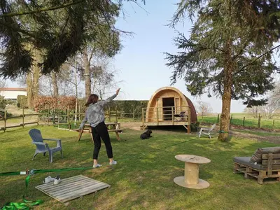 Jardin de l'établissement La Cabane Insolite