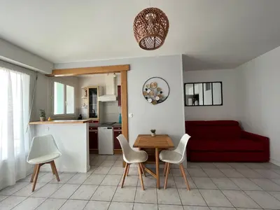 Cuisine ou kitchenette dans l'établissement SUPERBE STUDIO A SAINT JEAN DE MONTS