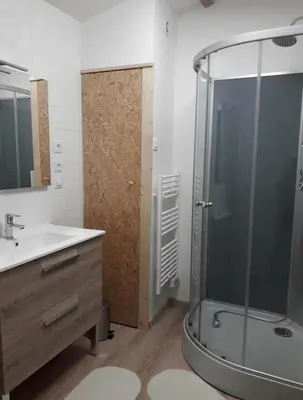 Salle de bains dans l'établissement Entre terre et mer