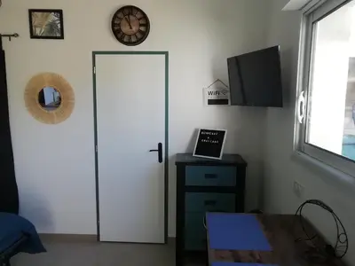 Télévision ou salle de divertissement dans l'établissement Challans studio