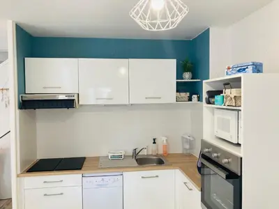 Cuisine ou kitchenette dans l'établissement Maison des loriots, charme marin, plage à 100m