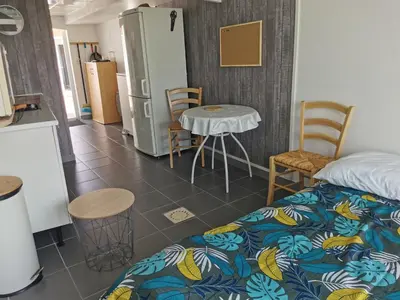Un ou plusieurs lits dans un hébergement de l'établissement Studio indépendant à BOURGNEUF-EN-RETZ vue sur les Marais à 5 mn des plages