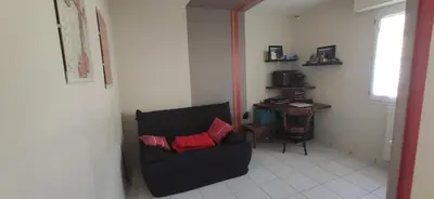 Télévision ou salle de divertissement dans l'établissement Maison et jardin Nantes Chantenay