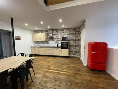 Cuisine ou kitchenette dans l'établissement Gîte moulin de Chaussac proche du Puy duFou