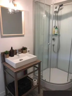 Salle de bains dans l'établissement IBI ENJOY