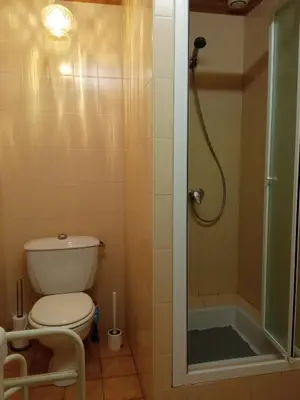 Salle de bains dans l'établissement Gîte 2 personnes, proche mer