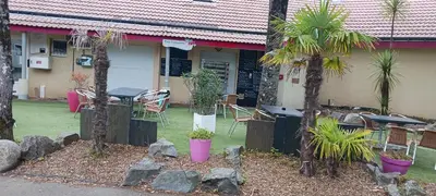 Jardin de l'établissement Mobil home 3 chambres à St brėvin les pins 44