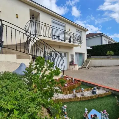 2 logements séparés 2 et 5 couchages au Rez-de-Chaussée à Chambretaud