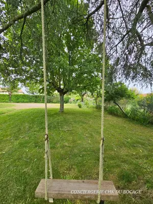 Jardin de l'établissement Les Pâquerettes, gîte de campagne 1300 m2 de terrain à 20min du Puy du Fou