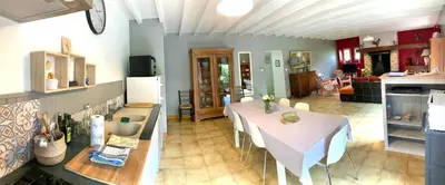 Cuisine ou kitchenette dans l'établissement Logement de charme calme assuré