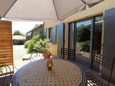 Balcon ou terrasse dans l'établissement Charmant gîte rural rénové en Anjou, proche vignobles et sites touristiques - FR-1-622-30