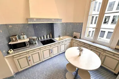 Cuisine ou kitchenette dans l'établissement JOLI APPARTEMENT avec BALCON au coeur de NANTES !