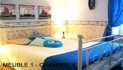 Un ou plusieurs lits dans un hébergement de l'établissement Chez Martine et Bernard -Etablissement définitivement fermé -