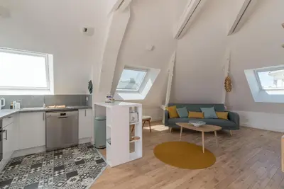 Cuisine ou kitchenette dans l'établissement Charmant appartement proche centre-ville plage