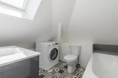 Salle de bains dans l'établissement Charmant appartement proche centre-ville plage
